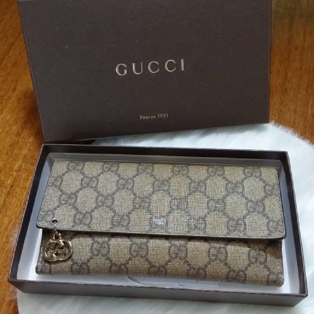 Gucci Beige Wallet with Iconic Design